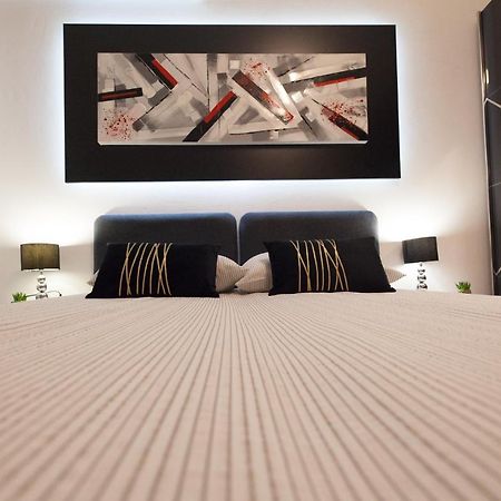 Apartman Aurelius - Private Parking Осиек Экстерьер фото